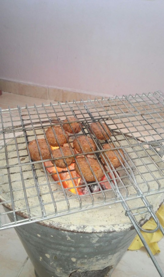 Köftem pişirimine dair farklı yaklaşımlarınız var mıdır?