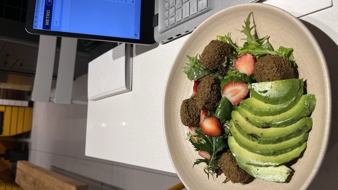 Avokado, falafel salatam nasıl olmuş?