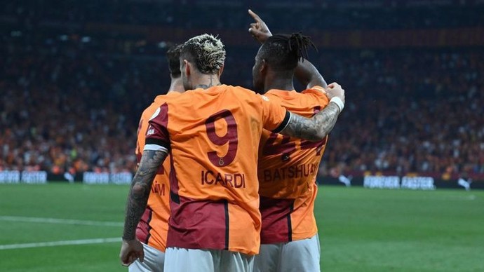 Galatasaray-young boys karşılaşması 1-0 young boys takımının galibiyeti ile sonuçlandı ! Ne düşünüyorsunuz?