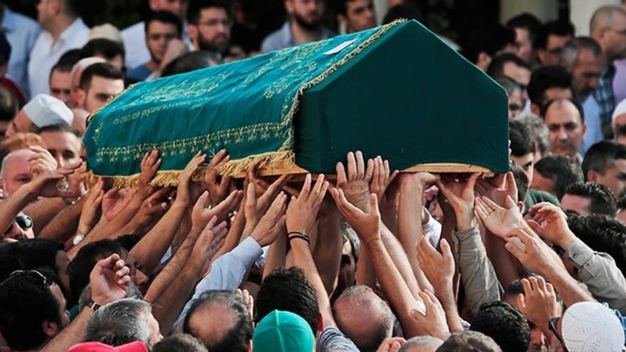 Leopar giymek sizce yaşlı işi mi?
