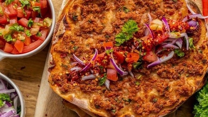 Bu saatte lahmacun yiyebilir misiniz?