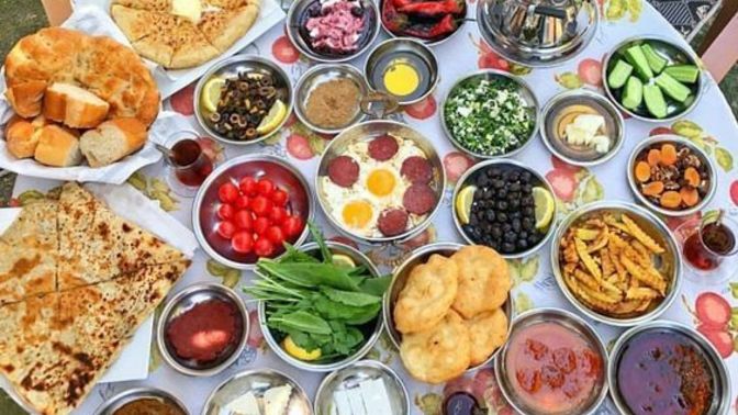Kahvaltıda ne var, ne yemek istersiniz?