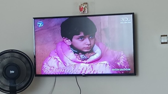 Kanal 7 flash TV gibi zattirizort şeyler izlemek konusunda yalnız mıyım?