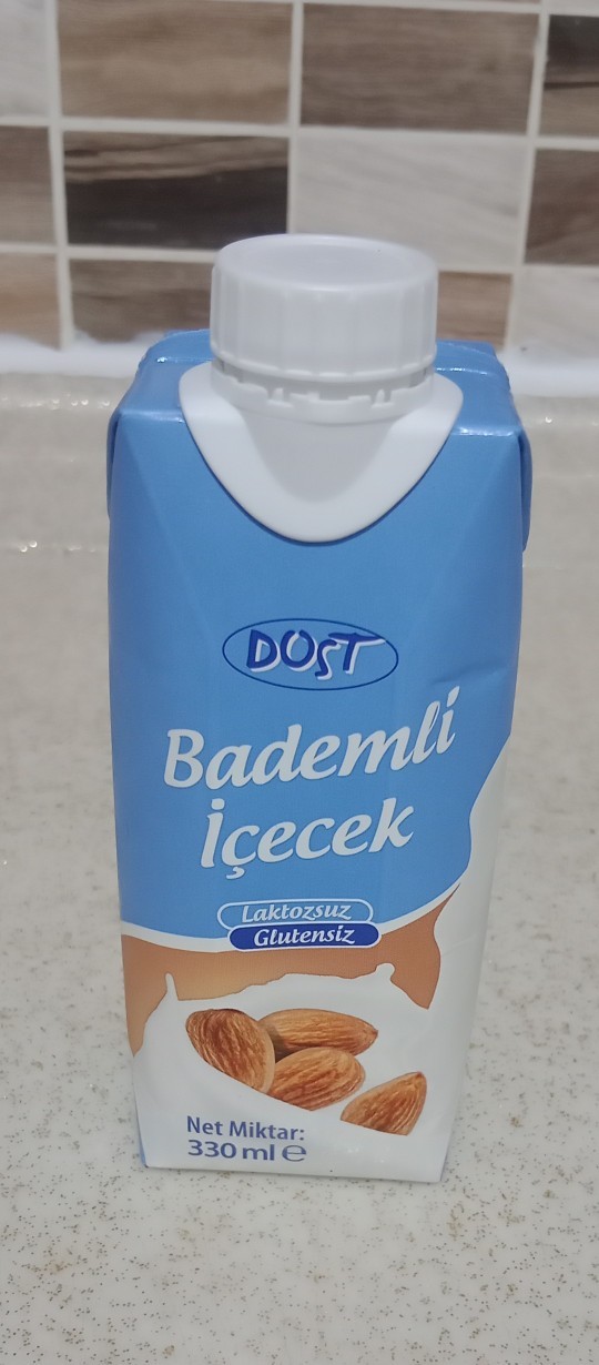 Bana bademli bir içecek tarifi verir misiniz?