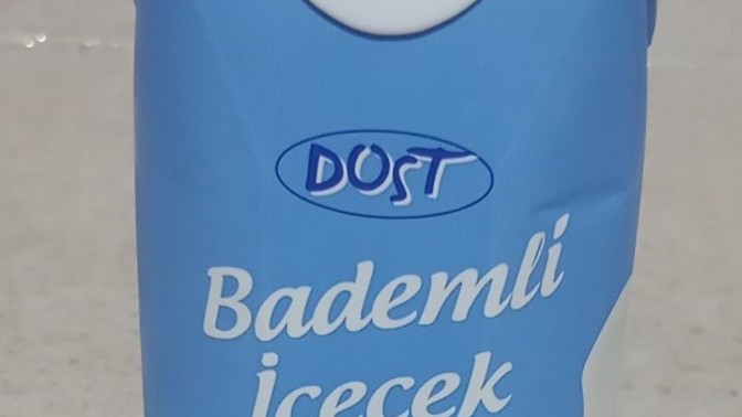 Bana bademli bir içecek tarifi verir misiniz?