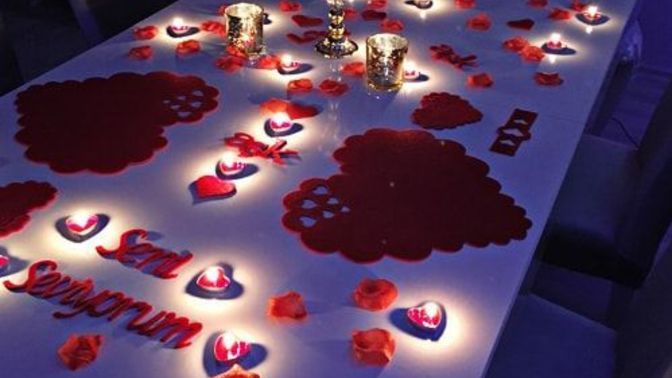 Romantik bir sürpriz yapıcaksanız nasıl şeyler yapardın?
