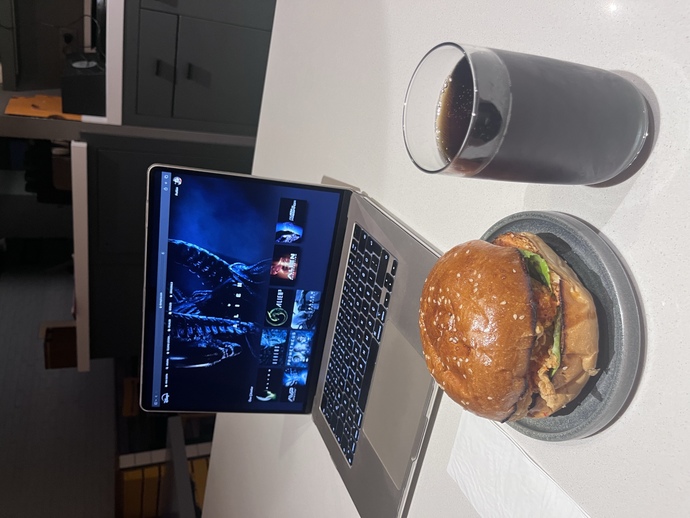 Gece gece hamburger yenir mi?