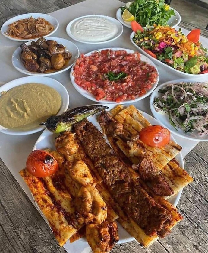 Türkiye’de 🇹🇷 olmanın en güzel yanı nedir?