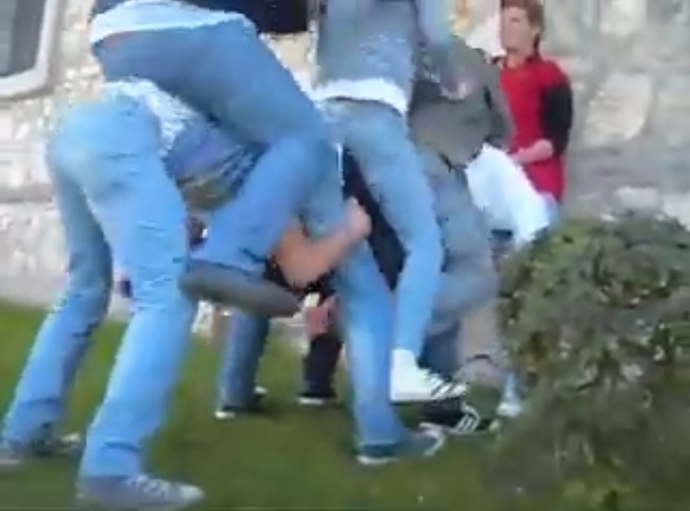 Erkekler neden şiddet seviyorlar?