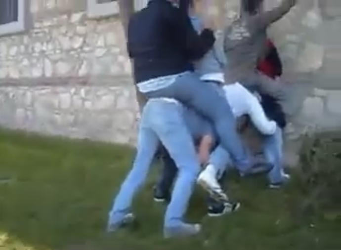 Erkekler neden şiddet seviyorlar?