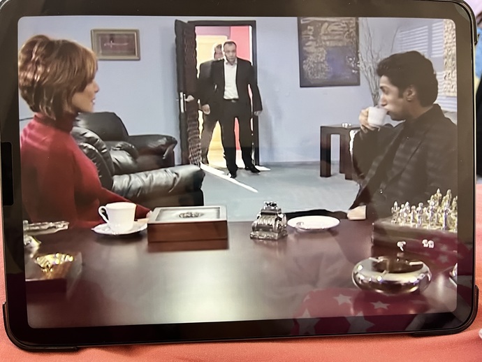 Sabah sabah Kurtlar Vadisi izlersem ben de mafya olur muyum?