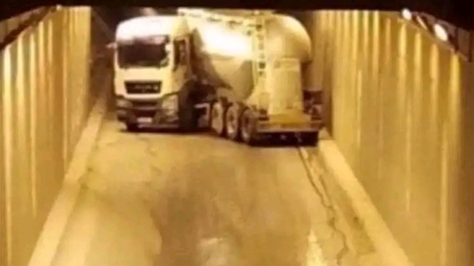 Kızlar, instada böyle poz veriyor musunuz?