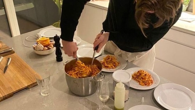 Hanıma yemek yapabilmek için gastronomi okunur mu?