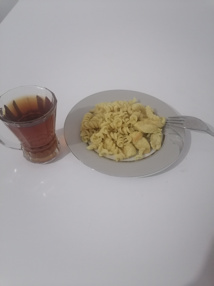 Körili makarnanın yanında çay içilir mi🙄?