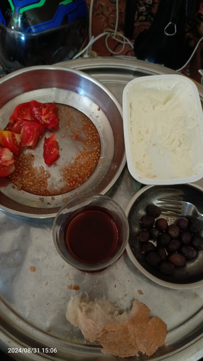 Çok açım kahvaltıda ne vardı?