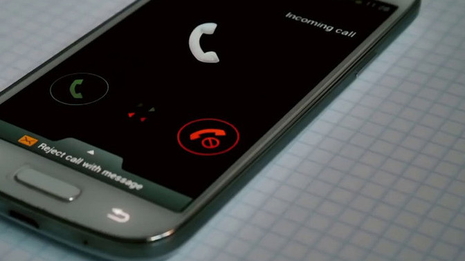 Telefonun çalıyor... Açmayacak mısın?