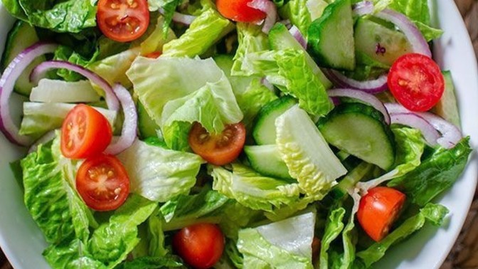 Sadece salata ile karnınız doyuyor mu?