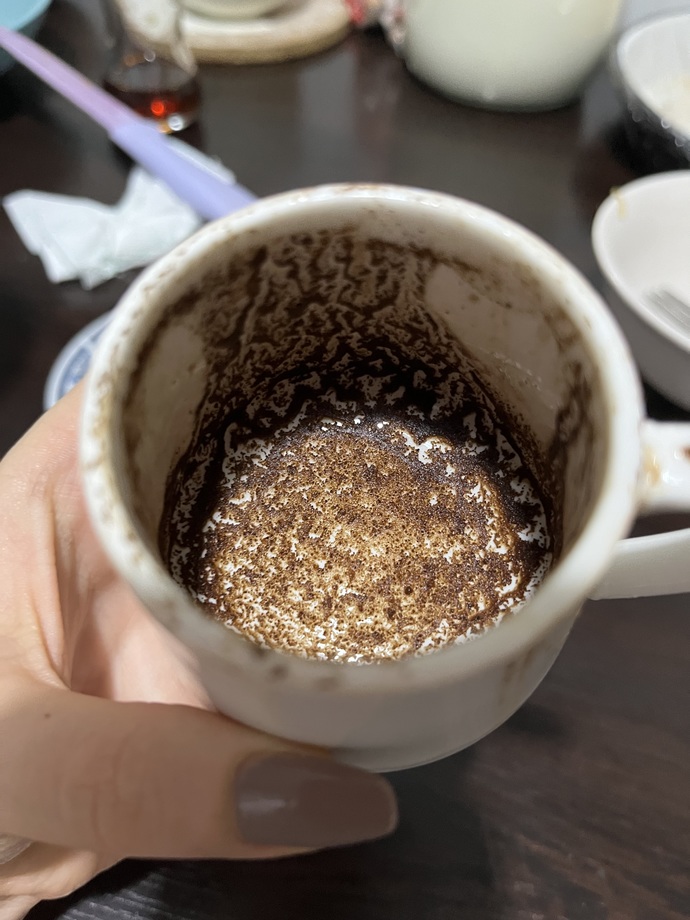 Kahve falı yorumlayabilen var mı?