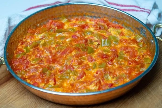 Menemen soğanlı mı yoksa soğansız mı daha güzel?