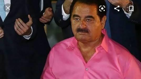 Erkekler neden pembe renk kıyafet giymez?