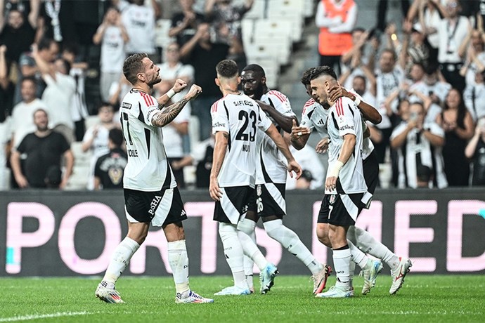 Besiktaş 2 - Sivasspor 0... Kartal ligte 3te 3 yaparak yoluna kayıpsız devam ediyor! Maçı nasıl buldunuz?