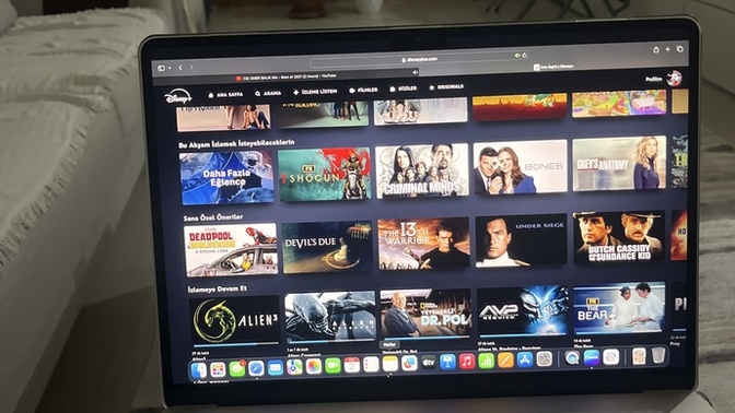Film veya dizi önerisinde bulunur musunuz?