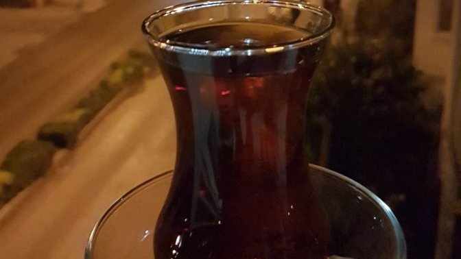 Bir demlik çayı tek başınıza bitirebilir miydiniz?
