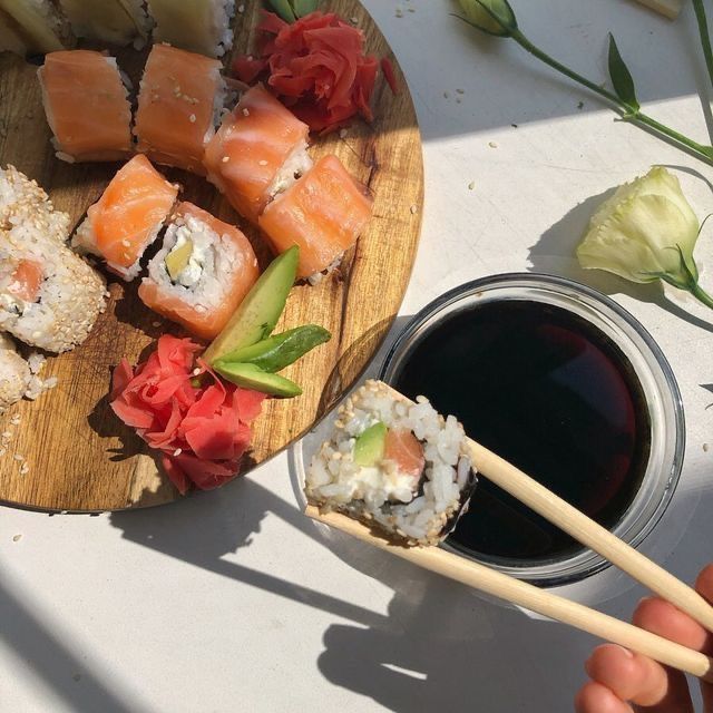 İlk buluşmada Sushi yesek aç kalır mıyız?