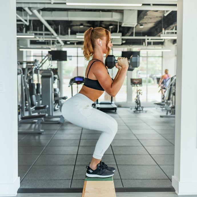 Kızlar, erkekler için mi Squat yapıyor?