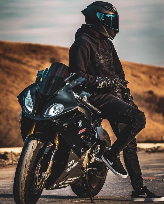 Spor ve hobi olarak yelkene mi, motora mı az az bile olsa tutkuyla sarmak istersiniz?