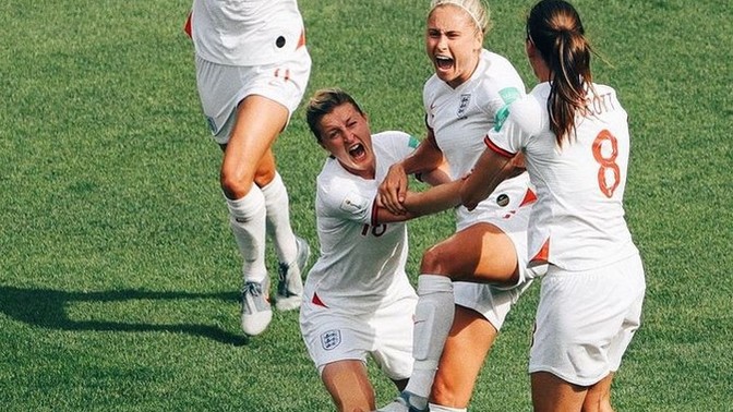 Voleybol erkeklere, futbol kızlara göre değil bir önyargı mı sizce?