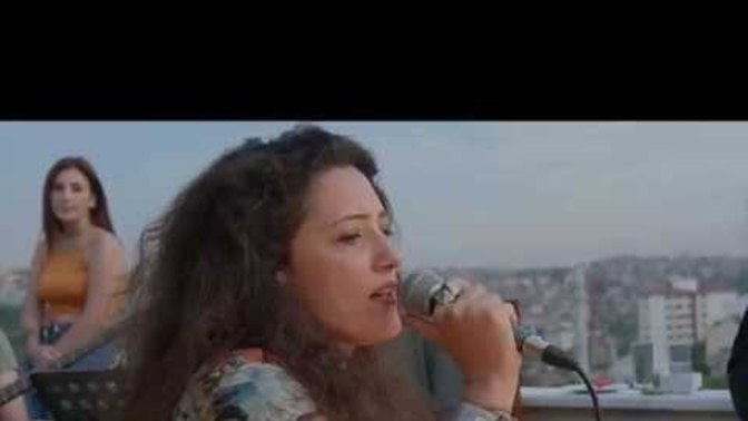 Bana şarkı armağan eder misiniz?