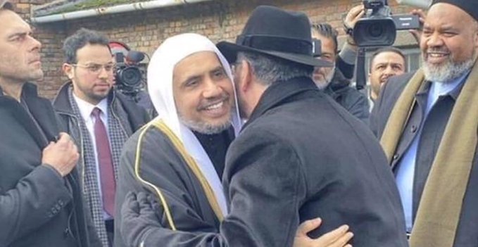 Müslüman Dünya Birliği Genel Sekreteri, Holokost kurbanları için dua etti. Ne düşünüyorsunuz?