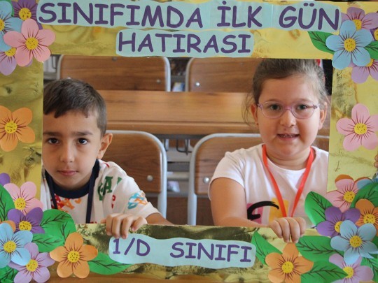 Okullarda uyum dersi başladı 🔔 Okulun ilk günü sen nasıl hissetmiştin?