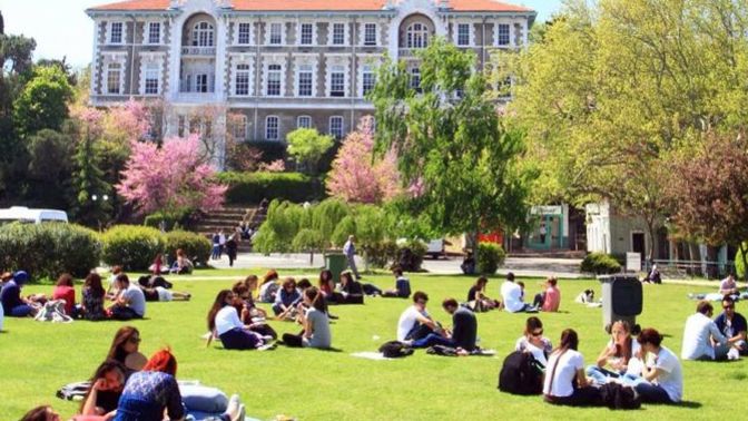 TÜİK'in Ağustos ayı enflasyon rakamlarına göre üniversite eğitimi yüzde 43,20 pahalandı. Eğitim için bütçeniz ne kadar?