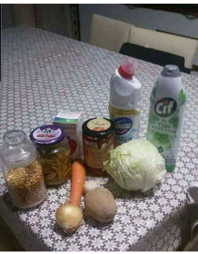 Elimdeki malzemeler bunlar akşama çok sevdiğim akrabalarım geliyor güzel bi kek tarifi verir misiniz?🤭🤭🤭?