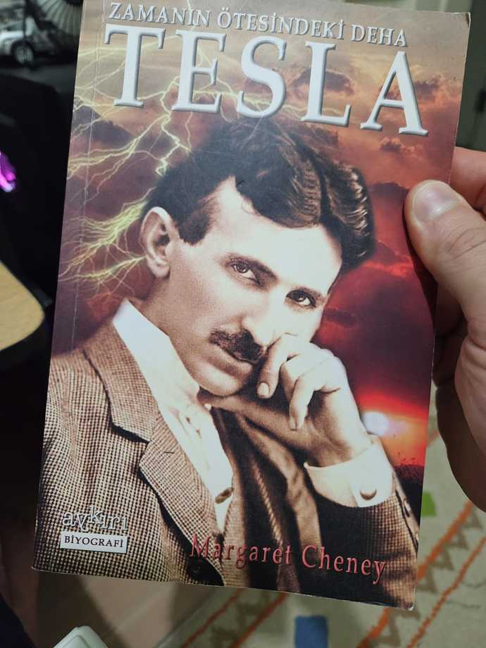 Bu hafta hangi kitabı okuyorsunuzzz 🌸?