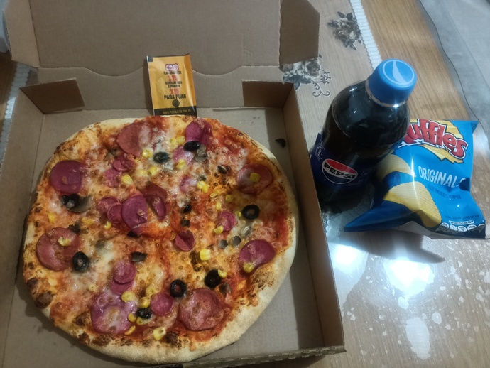 Orta boy pizzayı tek başınıza yiyebilir misiniz?