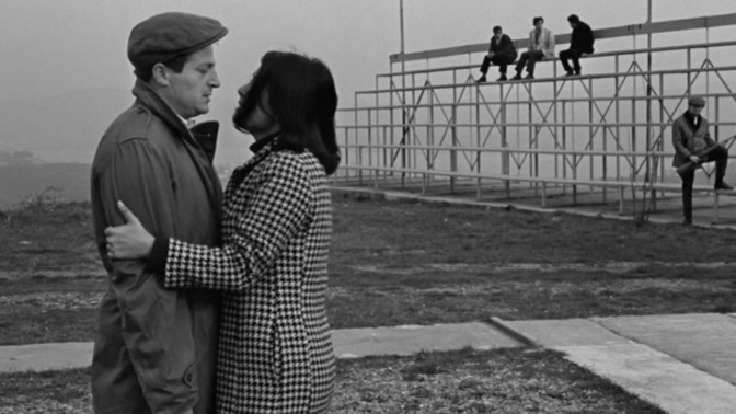 Sizin için İzlenecek film bulmak mı daha zordur? Yoksa sıkıldığınız bir filmi bitirmek için dayanmak mı?