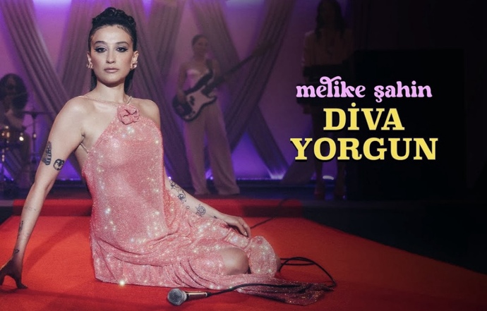 Duyunca dilinize dolanan bir şarkı söyler misiniz?