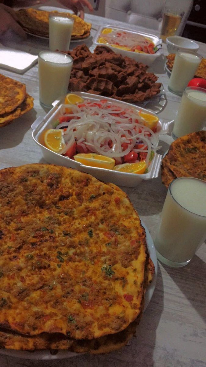 Bir oturuşta kaç lahmacun yersin?