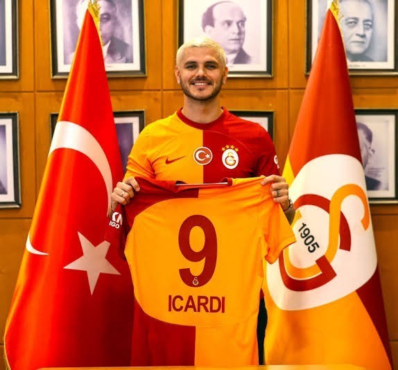 Bu sene osimhen mi gol kralı olur icardi mi?