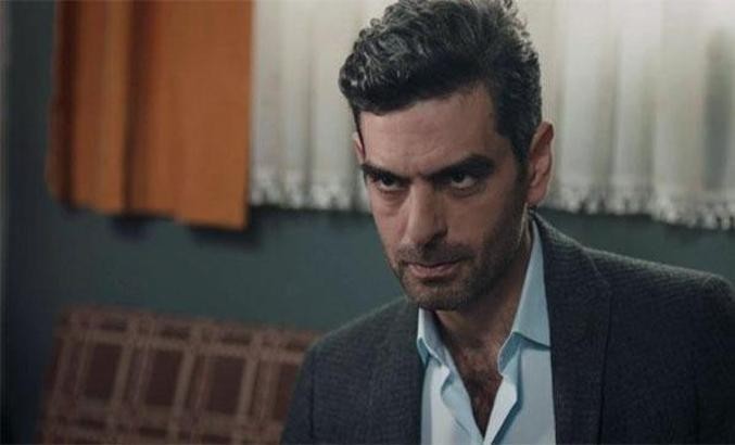 İnsanlar neden eşine ve çocuklarına zorba olurken dışarıya çok iyi davranır?