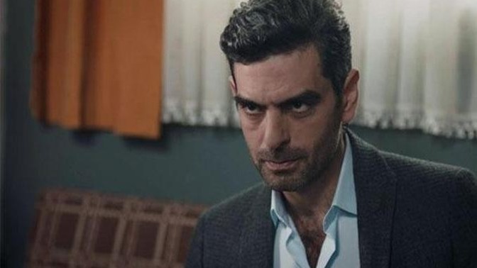 İnsanlar neden eşine ve çocuklarına zorba olurken dışarıya çok iyi davranır?