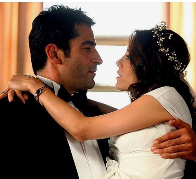 Sizce Ezel mi daha iyi yoksa Kurtlar Vadisi mi?