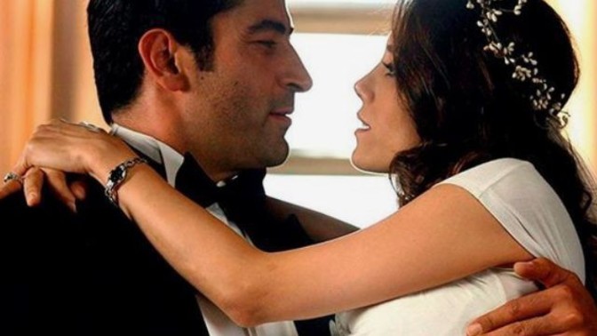 Sizce "Ezel" mi daha iyi yoksa "Kurtlar Vadisi" mi?