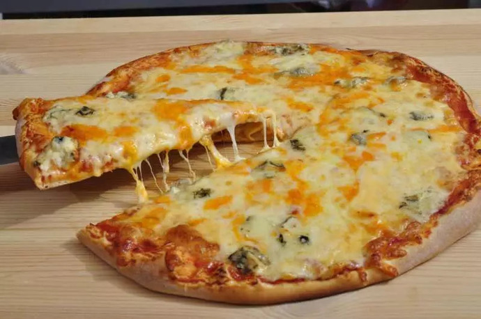 Bugün 5 Eylül Dünya Peynirli Pizza Günü! 🍕 Siz en çok neli pizza seversiniz?