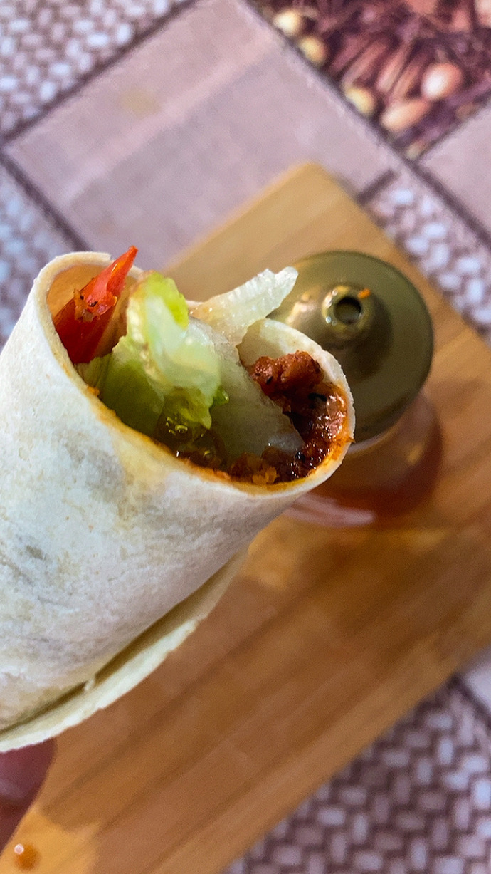 Çiğ köfte dürüme bal konur mu 🍯 🤔?