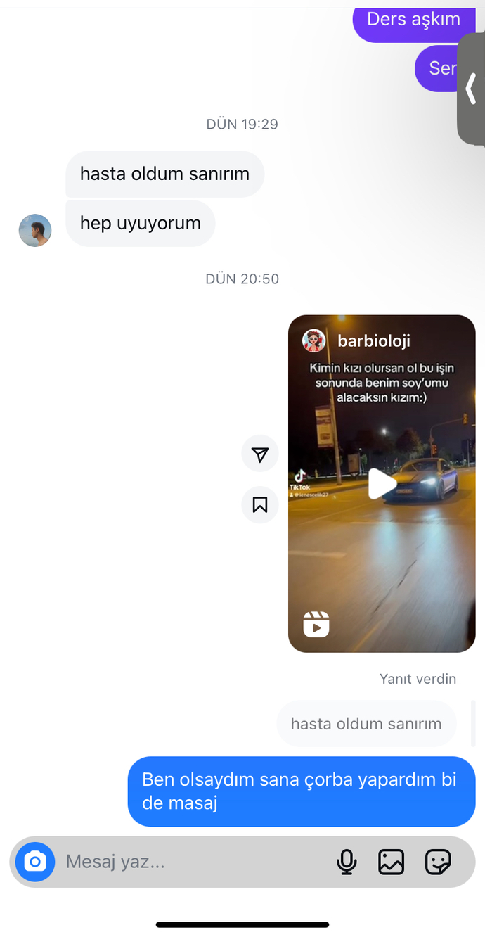 Çok moralim bozuk yakışıklı çocuk dünden beri yazmıyor neden?