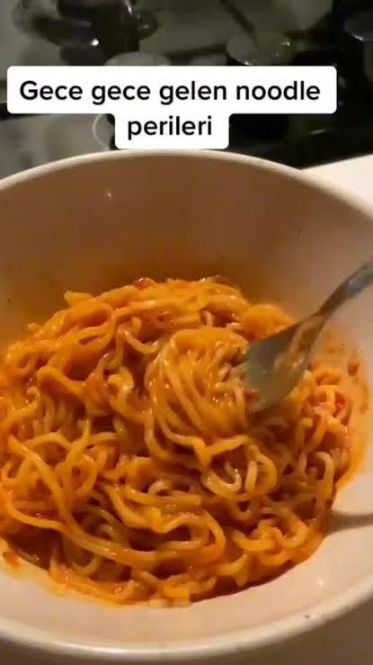 Gece noodle yer misiniz?